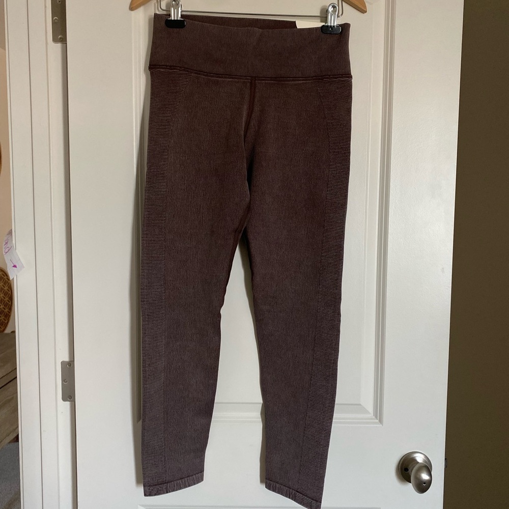 OFFLINE By Aerie Womens Large Hi-Rise Ribbed Seamless 7/8 Leggings Purple NWT